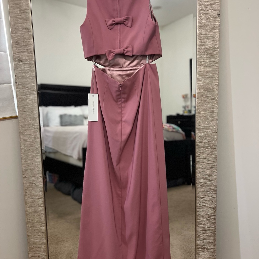 Elegant Pink Monique Lhuillier Gown